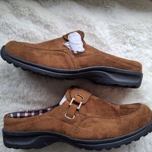 Women's Comfortview Brown Loafers Slip-On Suede Size 10W.